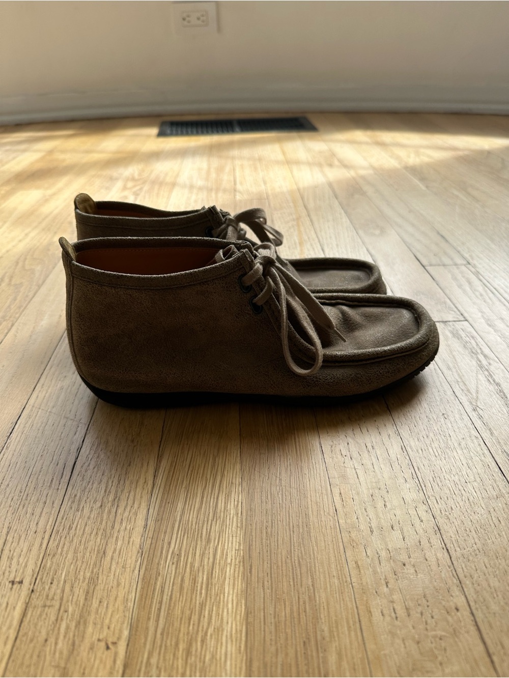 Hermès Leather Chukka Ankle Boots – Beige/Taupe – EU 39
